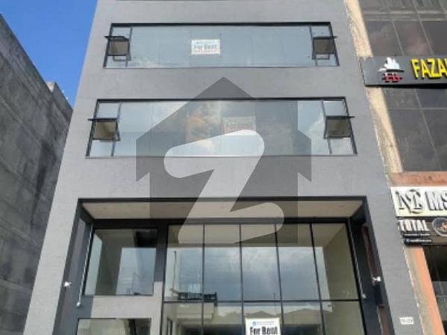 8 Marla Floor Space Available On Rent With 2 Bathrooms And 1 Kitchen In Phase 6 Dha Lahore