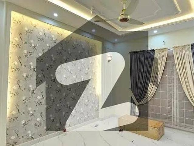 8 Marla House Available For Rent In Umar Block Sector B Bahria Town Lahore