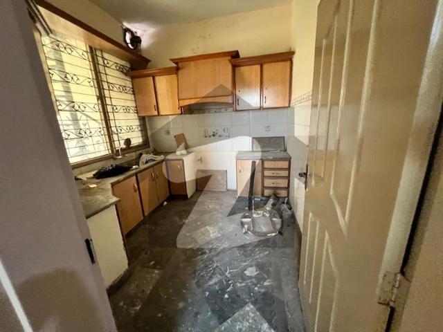 10 marla house for rent in johar town phase 1