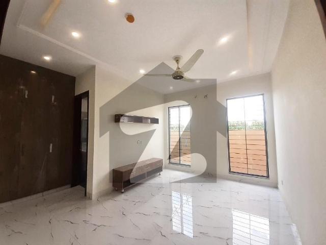 8 marla house for rent in dha 9 town
