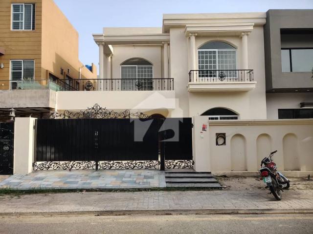 8 Marla House For Sale In Usman Block