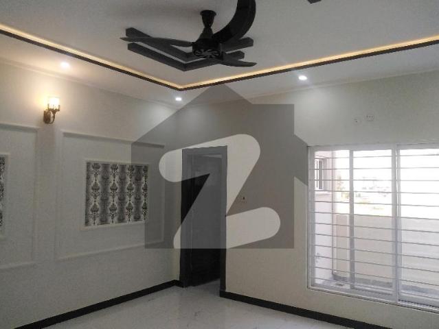 8 Marla House For Sale Is Available In Bahria Town Phase 8 Rafi Block