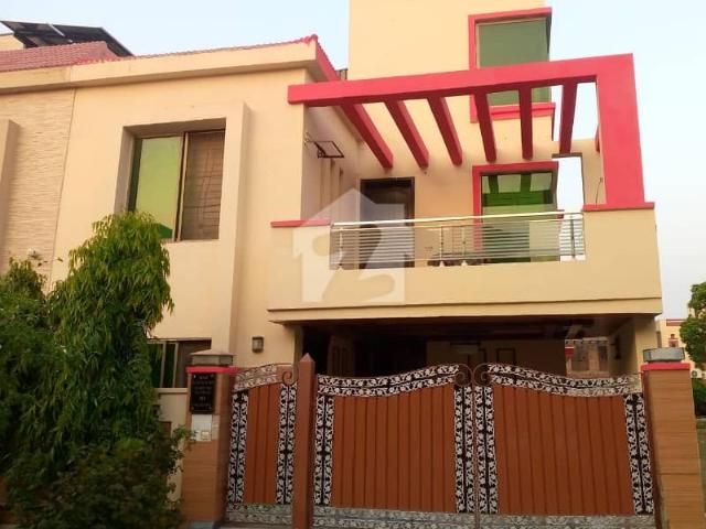 8 Marla House For Sale Urgent Owner Needi Invester Rate In Bahria Town Lhr