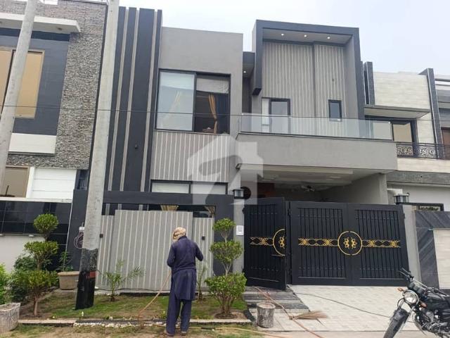8 Marla Luxury House For Sale