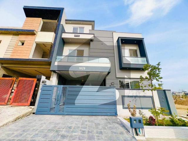8 marla luxury house for sale in faisal town