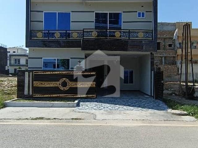 8 Marla Luxury House For Sale In Faisal Town Block A Islamabad Your Dream Home Awaits! * Located In A Premium Gated Society With _all Modern Amenities_, This Stunning 8 Marla Residence Is Priced At *Rs: 3.95Cr* Perfect For Those Who Value Eleg
