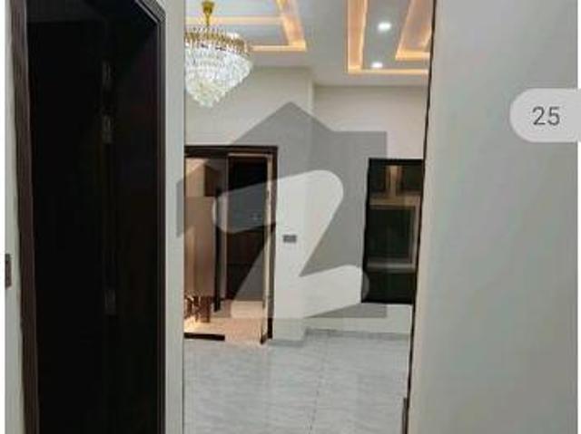 8 Marla Luxury House New Model Town