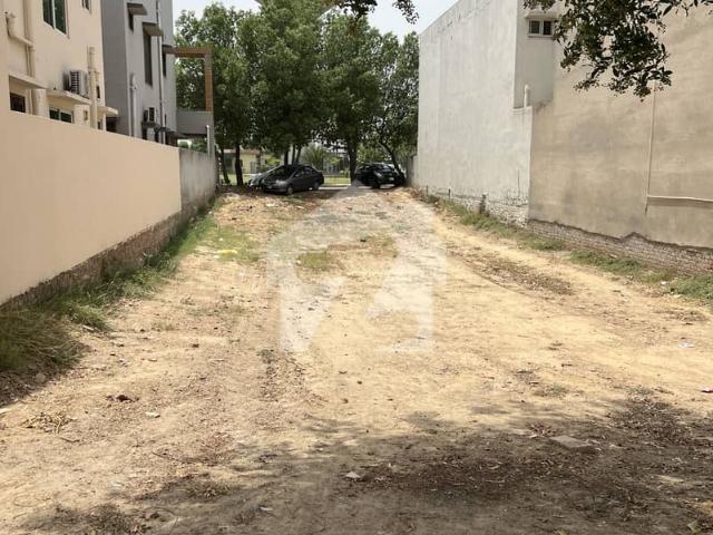 8 Marla Plot 60' Road Near To Mosque For Sale