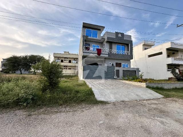 8 Marla Plot Available For Sale In I 16