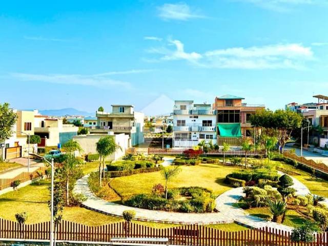 8 marla plot for sale in f 17 islamabad