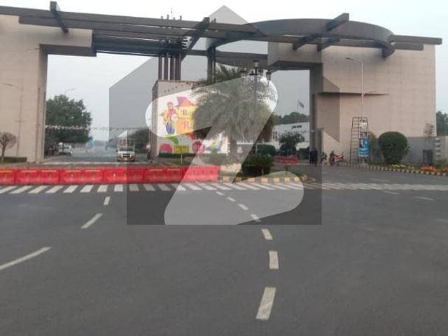 8 Marla Premier Location Plot For Sale | PARK AVENUE LAHORE