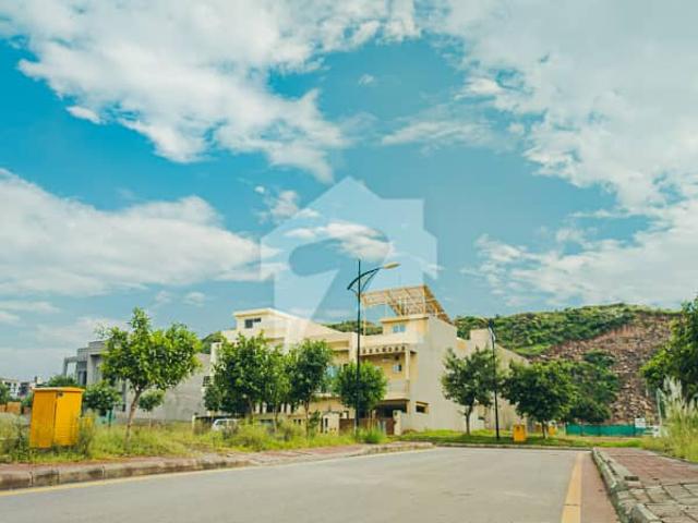 8 Marla Ready For Possession Plot On Very Cheap Price