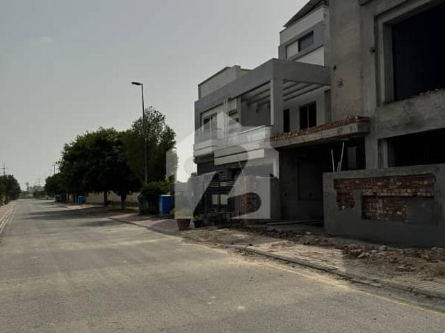 8 Marla Residential Plot For Sale