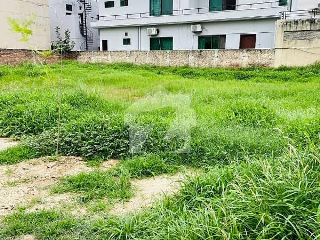 8 Marla Residential Plot For Sale In DHA Phase 8 Block Y
