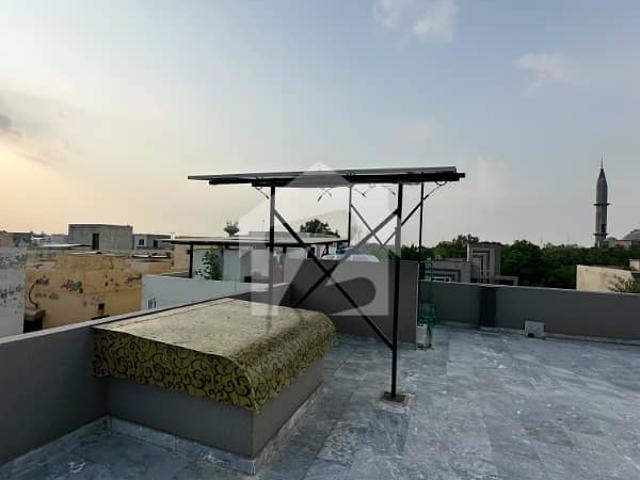 8 marla super hot location house for sale in ali block