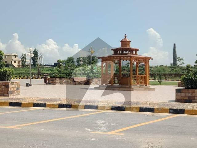 8 marla short corner plot for sale in b block ft