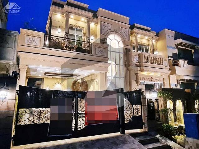 8 marla slightly use house near to package's mall top location