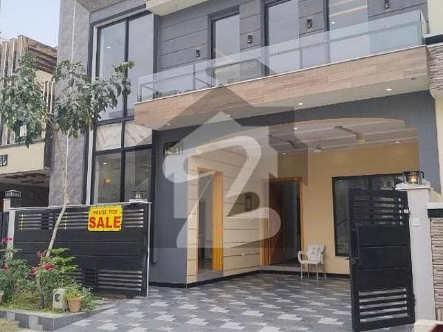 8 Marla Spacious House Is Available In Faisal Town F 18 For Sale