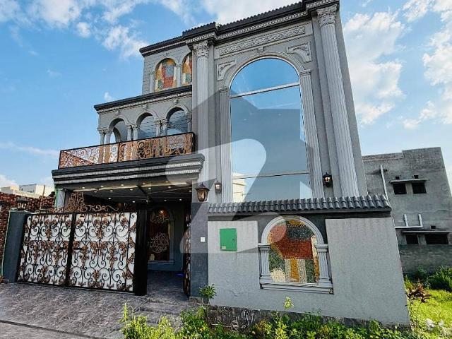 8 Marla Top Notch Luxury House for Sale in Bahria Orchard, Lahore