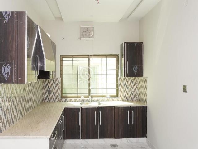 8 Marla Upper portion for Rent