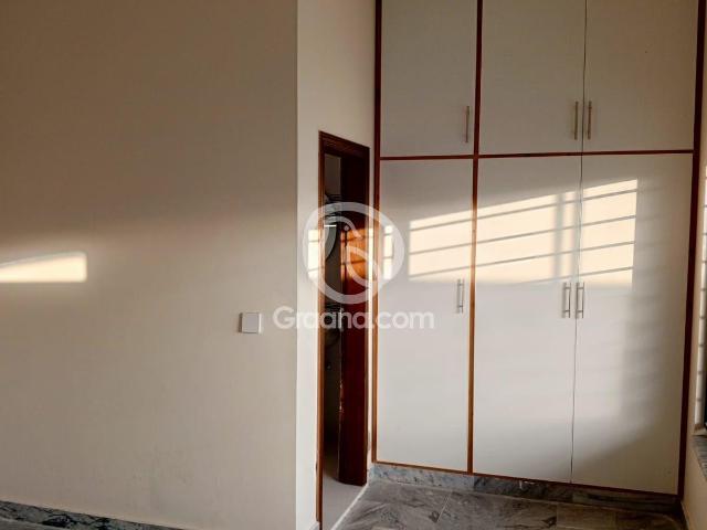 8 Marla Upper portion for Rent