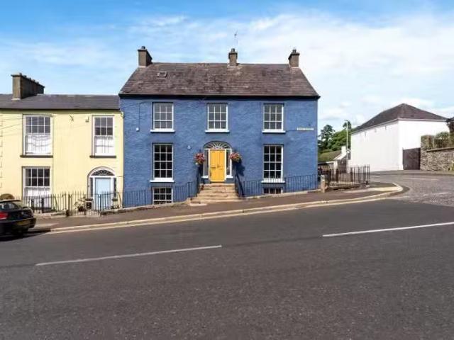 8 Mary Street