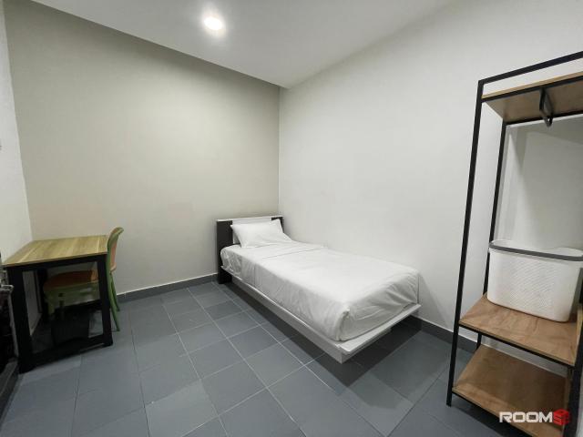 8 min to MRT Serdang jaya Master room@Seri kembangan ❗️ Zero deposit❗️