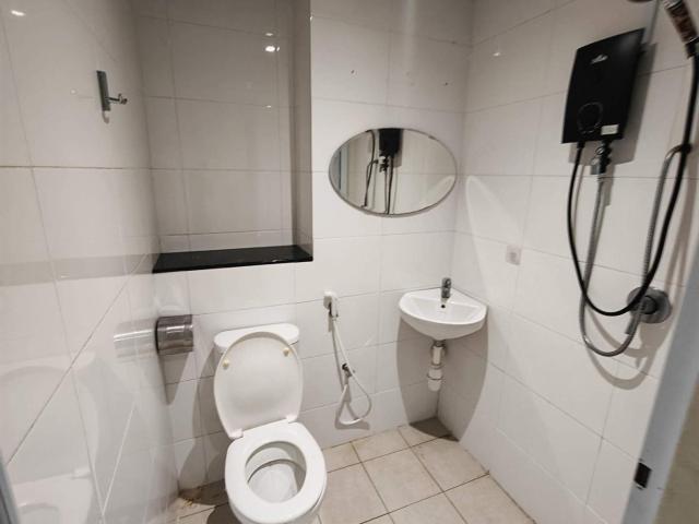 8 Min To Pasar Pudu 6 Min to LRT Private Bathroom Early Bird Promo