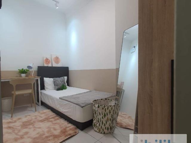 ‍♀️ 8 mins walk to LRT. Fully furnished. All Brand new. Move in now. Rhythm Avenue Condo