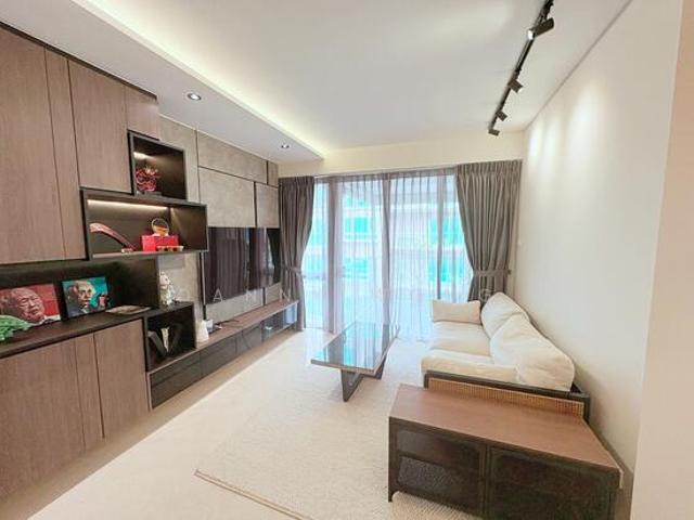 8 @ MOUNT SOPHIA