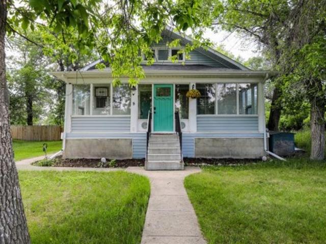 8 N 2 Street West, Magrath, AB, T0K 1J0 house for sale | Listing ID A2320 | Royal LePage