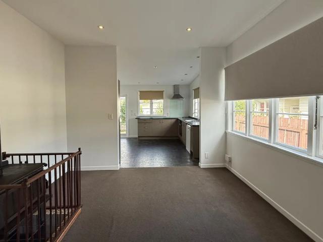 8 Owen Street