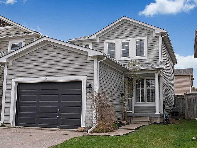 8 Oxley Crt, Clarington 3 Bed / 3 Bath