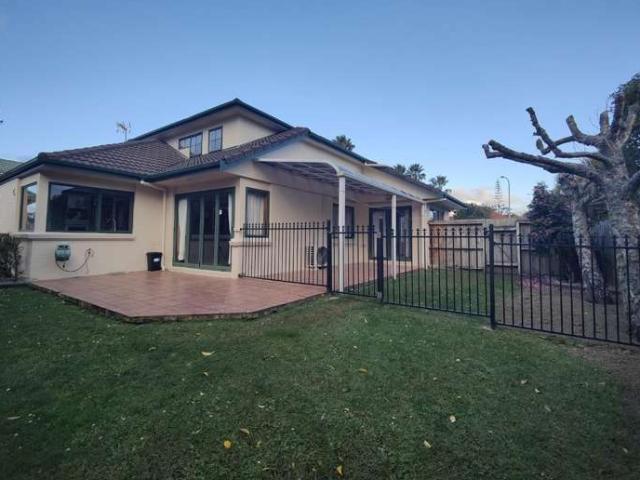 8 Auden Close, 2369, Manukau City