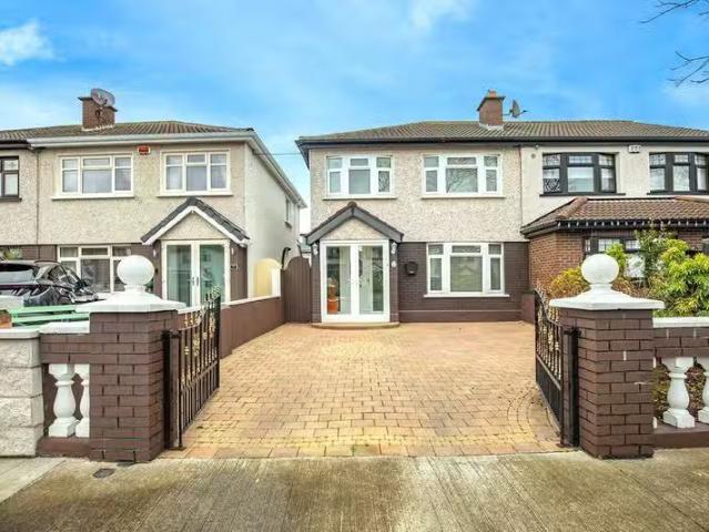 8 Ayrfield Grove, Dublin 13, Ard Na Greine, Dublin 13, D13W2R8.