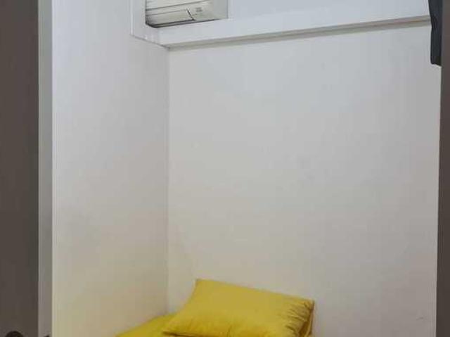 8 a small Air con Room W/out window, for male tenants only. 3 mins walk to Braddell mrt stn