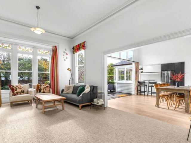 8 Aikmans Road, Merivale, Christchurch City