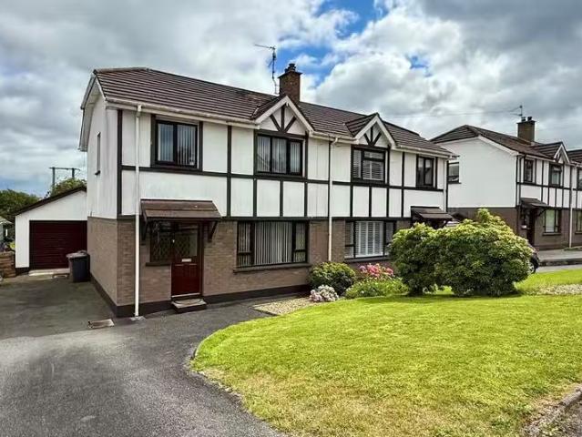 8 Angela Crescent