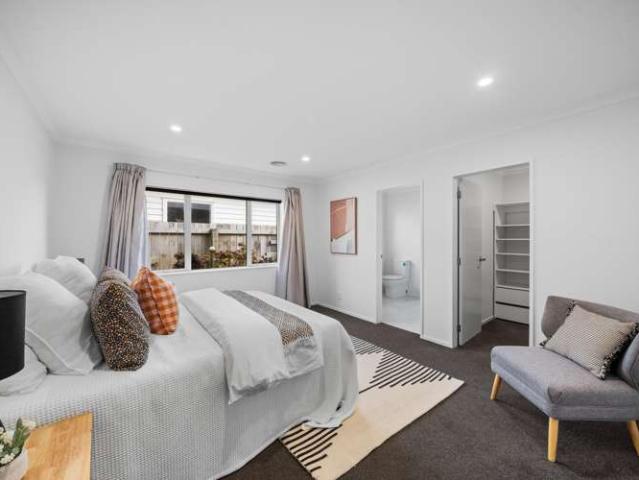 8 Antigua Way, Grenada Village, Wellington City