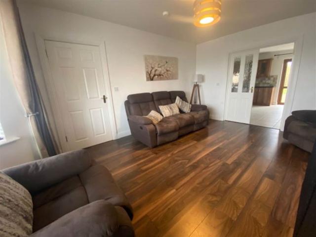 8 Ard Caoin, Manorcunningham, County Donegal