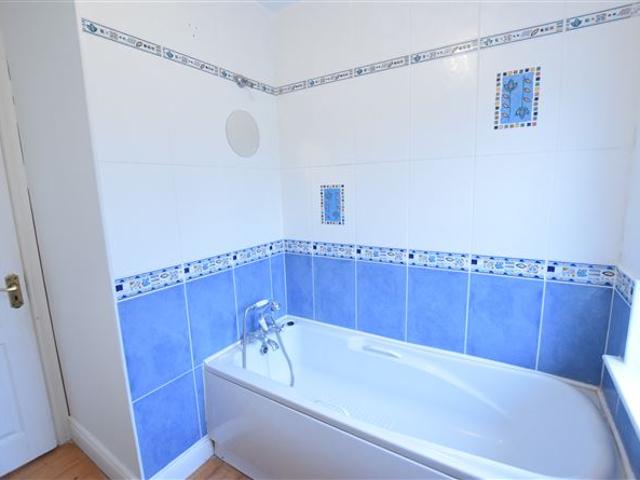 8 Ardfield Green, Grange, Douglas, Cork City DNG Creedon Finn O’Connor 4907 MyHome. Ie Residential