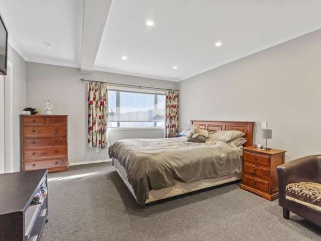 8 Arnold Grove, Paraparaumu Beach, Kapiti Coast