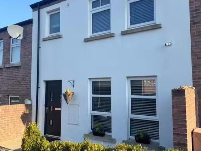 8 Ashbrook Court