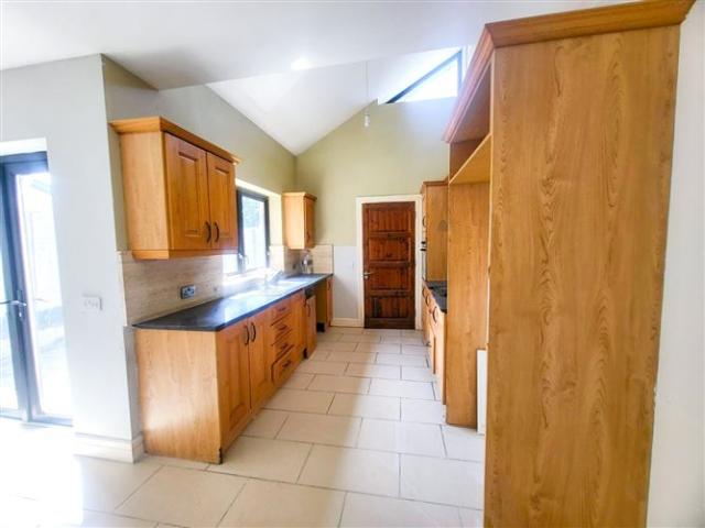8 Ashthorn Avenue, Headford, Co. Galway O'Donnellan & Joyce Auctioneers Ltd 4938 MyHome. Ie Residential