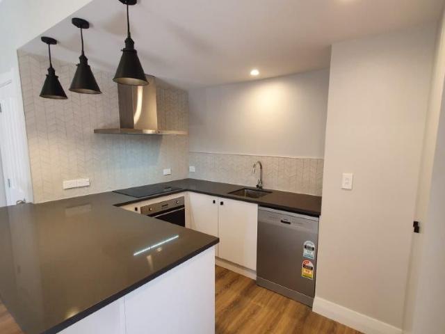 8 Bungalow Avenue Point Chevalier, Auckland City