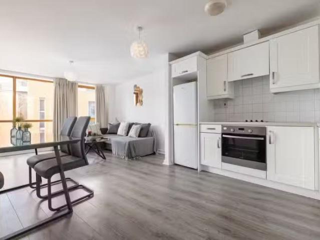 8 Bank House, Cornmarket, Christchurch, Dublin 8, D08E899 is f.