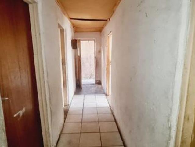 8 Bedroom Apartment in KwaZakhele