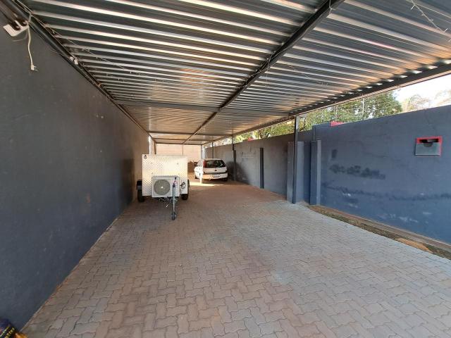 8 Bedroom house for sale in Garsfontein, Pretoria