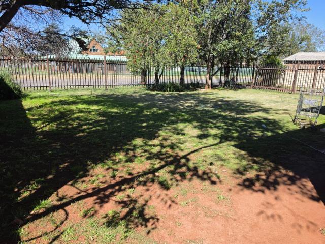 8 Bedroom House For Sale in Kempton Park Central