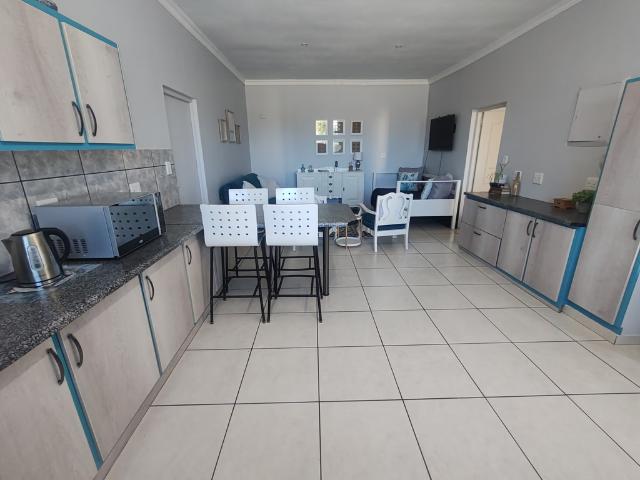 8 Bedroom House For Sale in Long Acres Country Estate